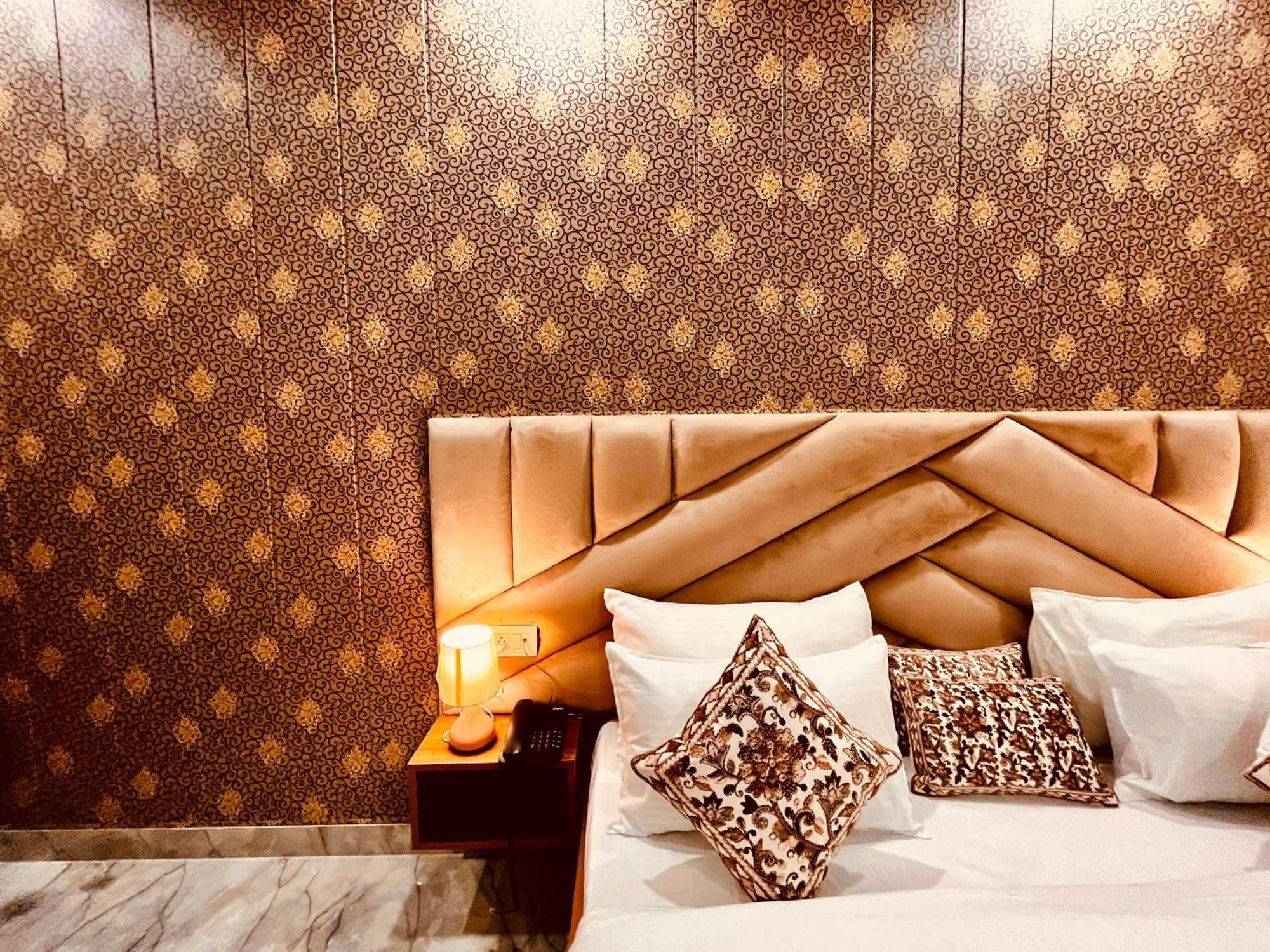 Hotel The Meridian - A Four Star Luxury Hotel, Haridwār Eksteriør billede